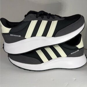 adidas youth run 70’s